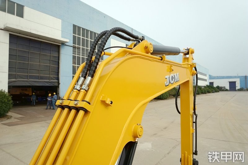 山重建机MC56-9挖掘机局部