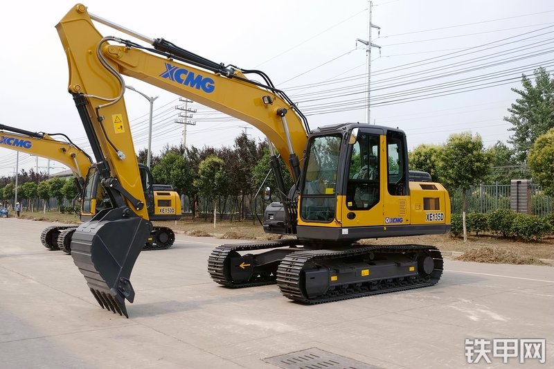 徐工XE135D挖掘机整机外观