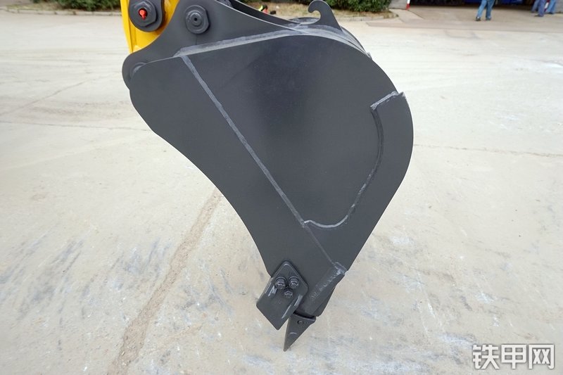 山重建机MC56-9挖掘机局部