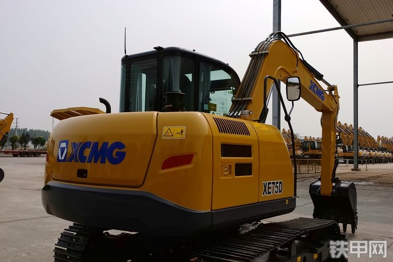 徐工XE75D挖掘机整机外观