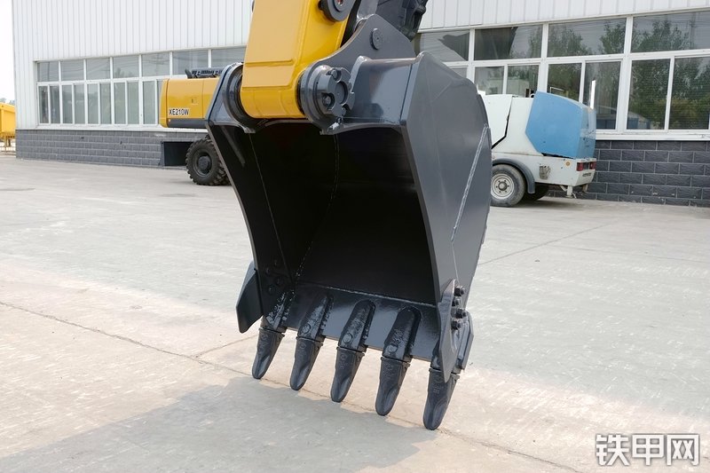 徐工XE135D挖掘机局部