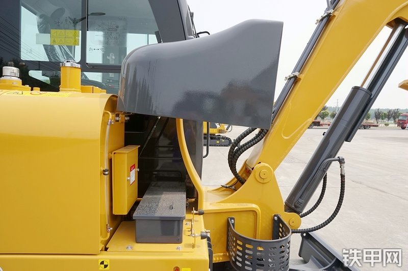 徐工XE55D挖掘机局部