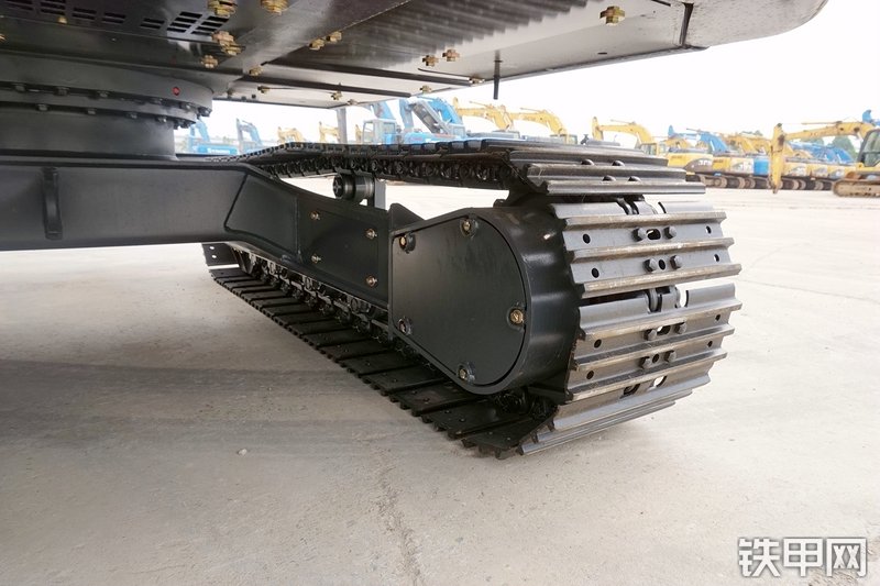 山重建机MC76-9挖掘机局部