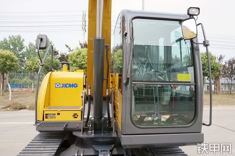 徐工XE80D挖掘机整机外观