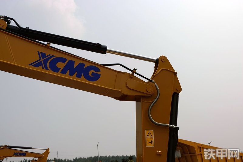 徐工XE75D挖掘机局部