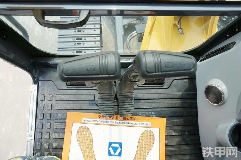 徐工XE55D挖掘机局部