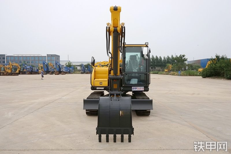 山重建机MC76-9挖掘机整机外观