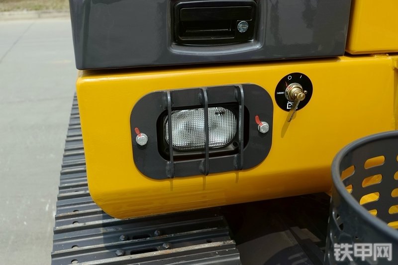 徐工XE60D挖掘机局部