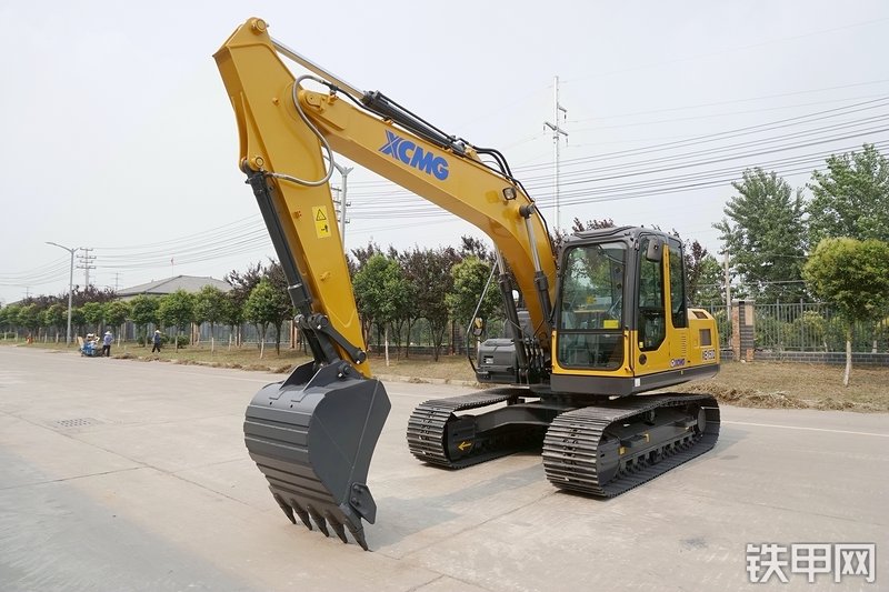 徐工XE150D挖掘机整机外观