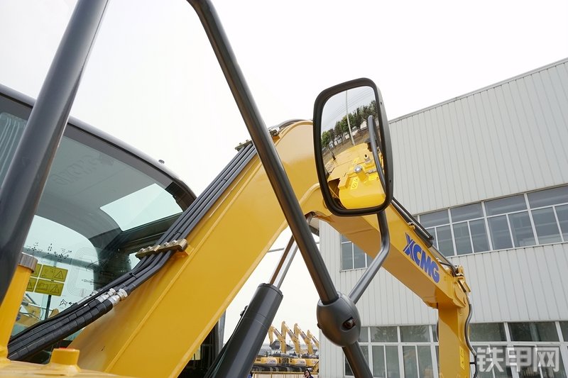 徐工XE80D挖掘机局部