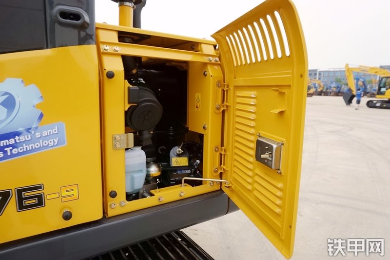 山重建机MC76-9挖掘机局部