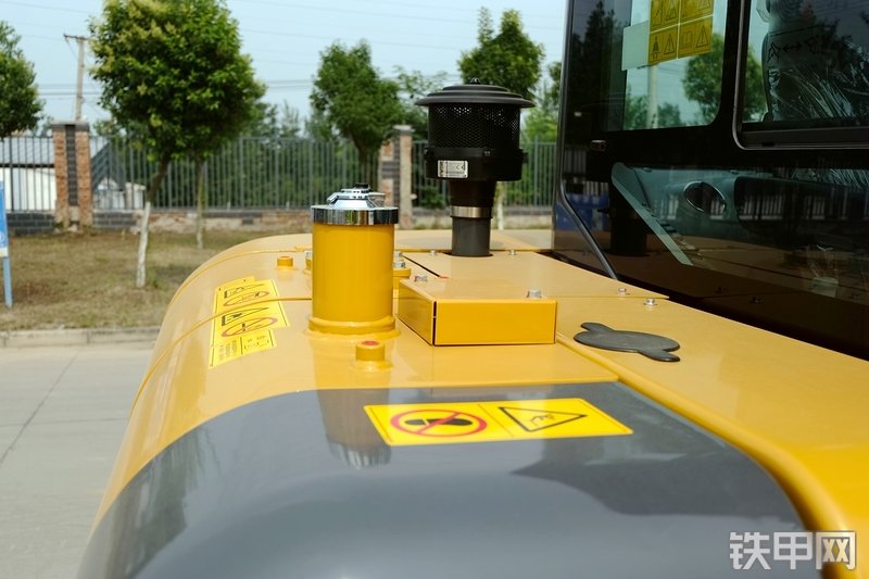 徐工XE60D挖掘机局部