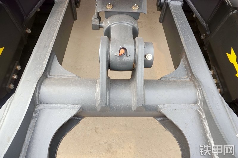 山重建机MC56-9挖掘机局部