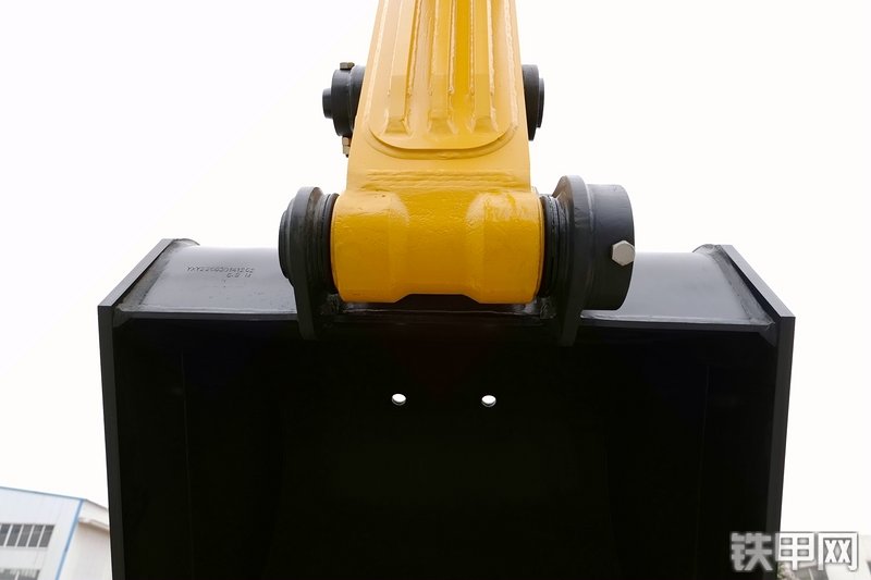 山重建机MC216-9挖掘机局部