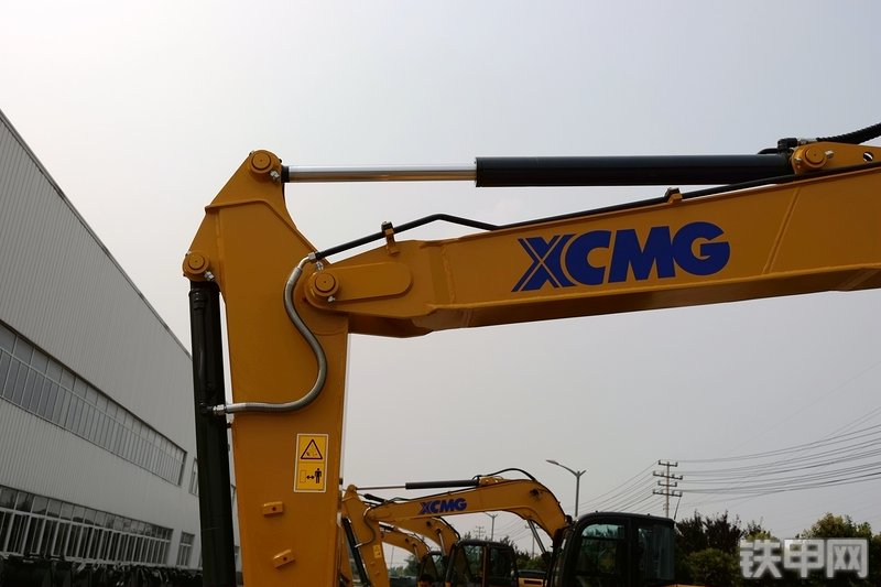 徐工XE75D挖掘机局部