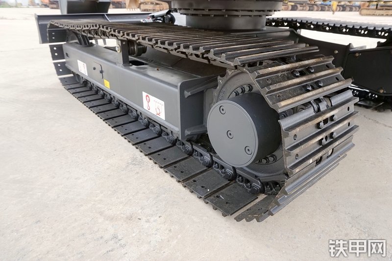 山重建机MC76-9挖掘机局部