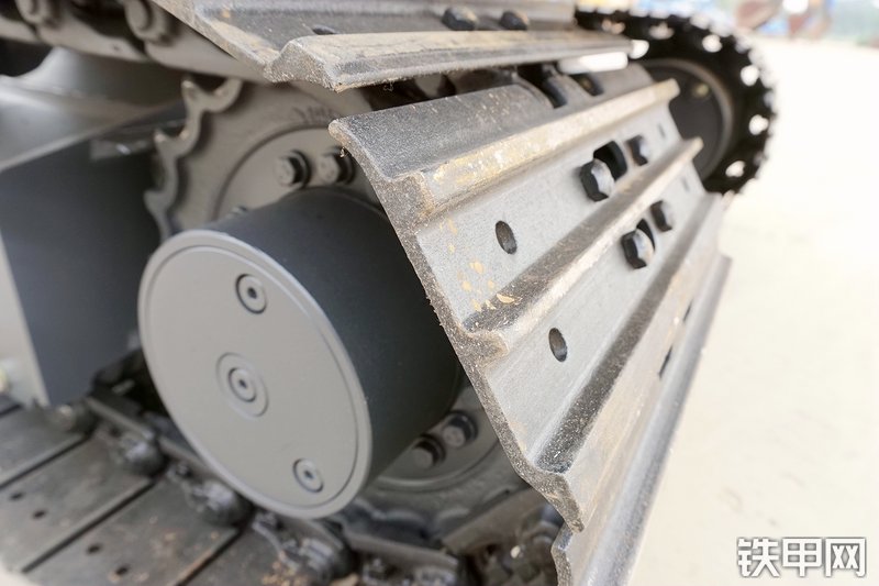 山重建机MC56-9挖掘机局部