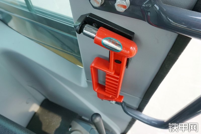 徐工XE55D挖掘机局部