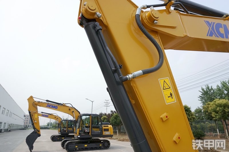 徐工XE80D挖掘机局部