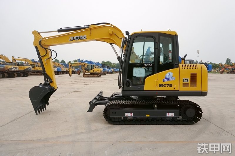 山重建机MC76-9挖掘机整机外观