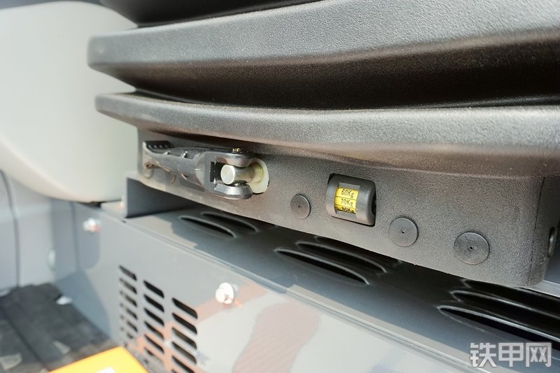 徐工XE55D挖掘机局部