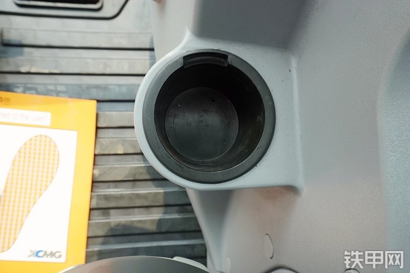 徐工XE55D挖掘机局部