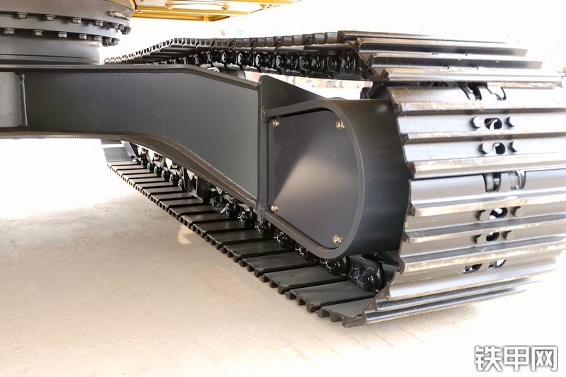 山重建机MC136-9挖掘机局部