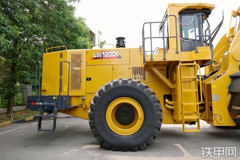 徐工LW1200K装载机整机外观