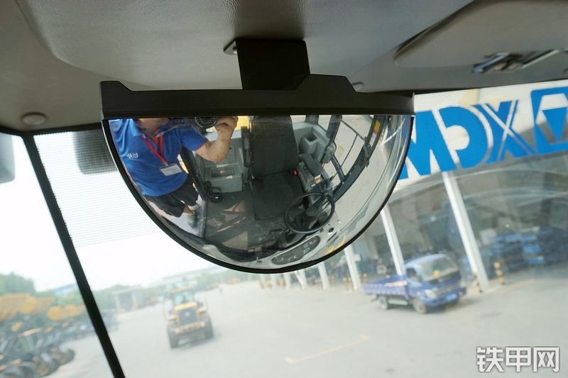 徐工LW1100KV装载机局部