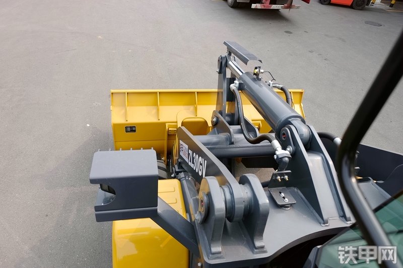 徐工ZL30GV装载机局部