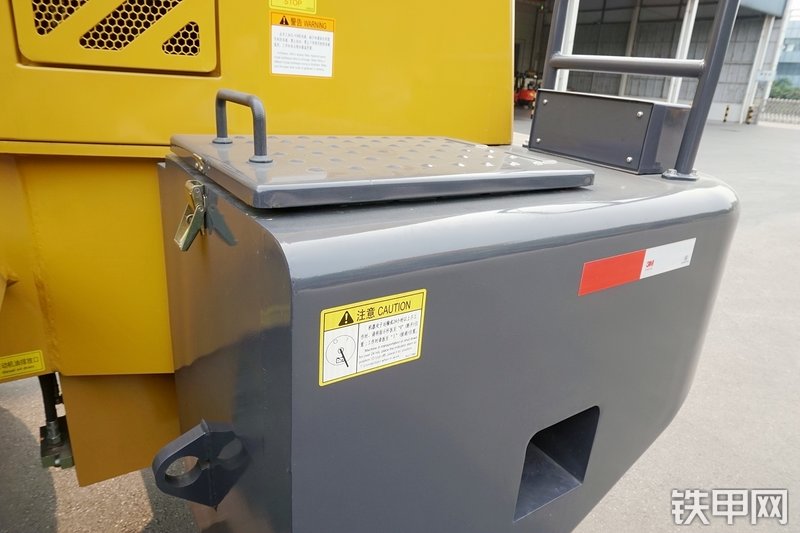 徐工LW700KN装载机局部