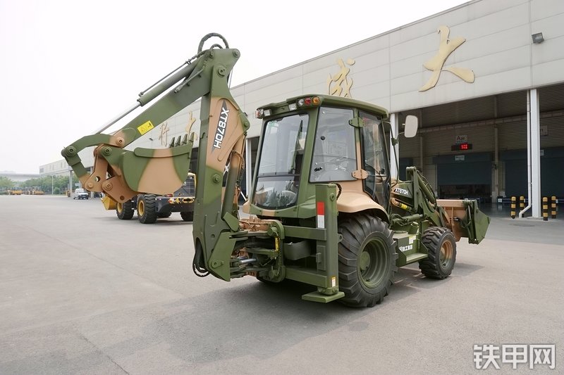 徐工XT870H挖掘装载机整机外观