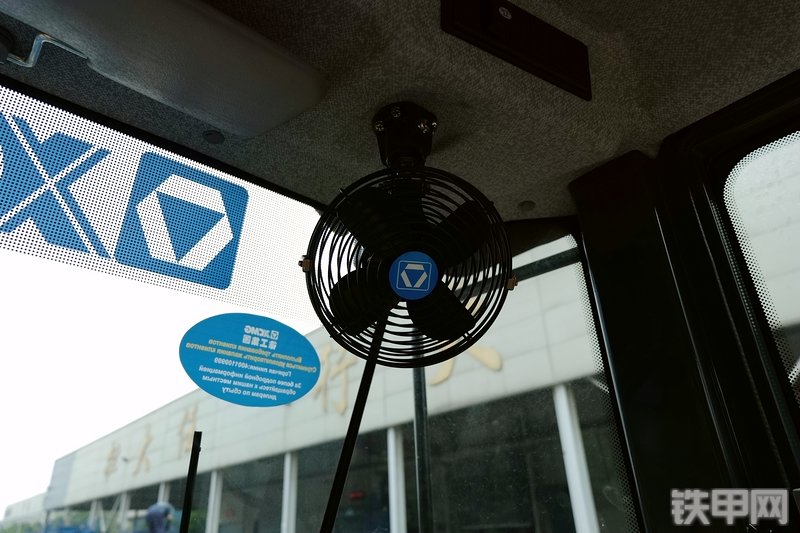 徐工ZL30GV装载机局部