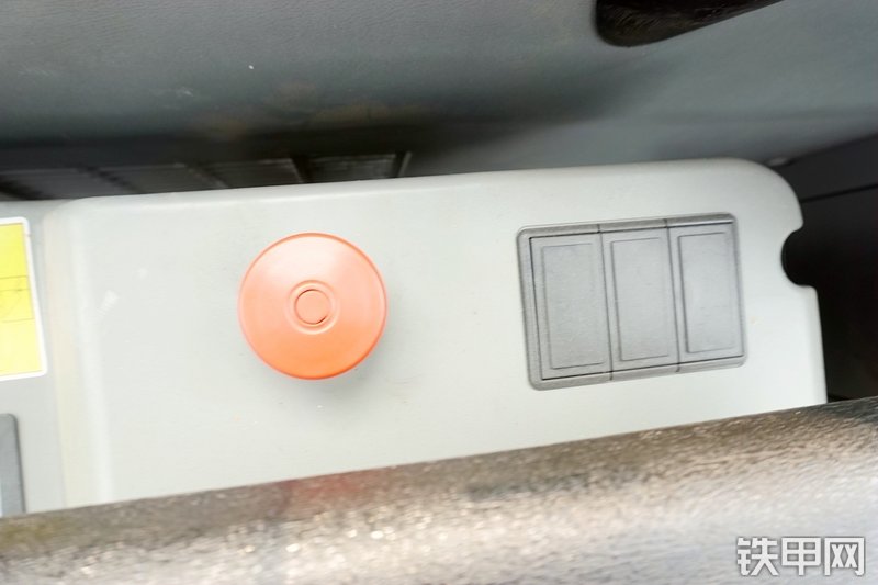 徐工LW700KN装载机局部