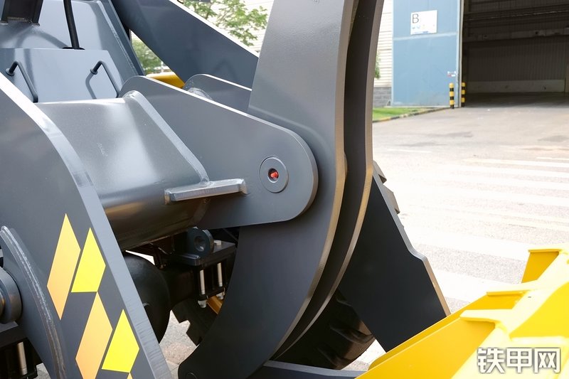 徐工LW300FV装载机局部