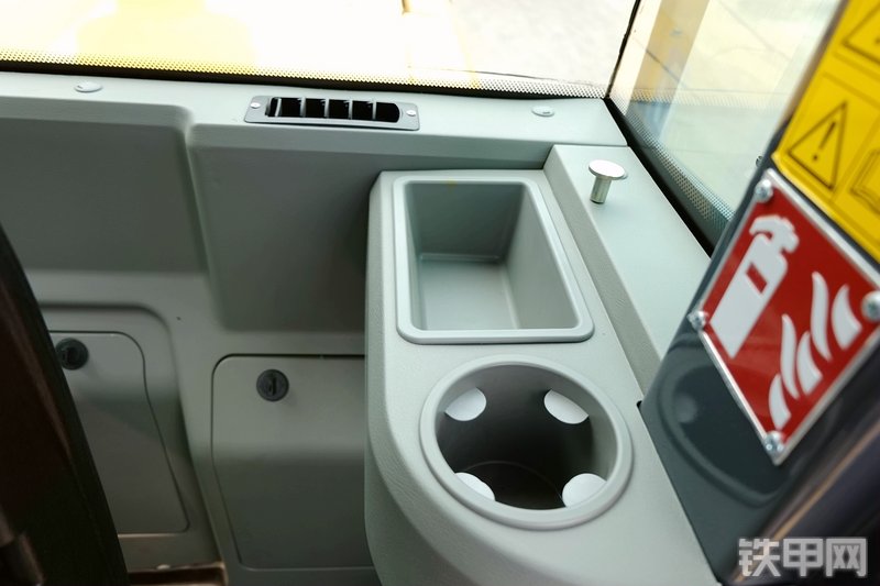 徐工LW600KV装载机局部