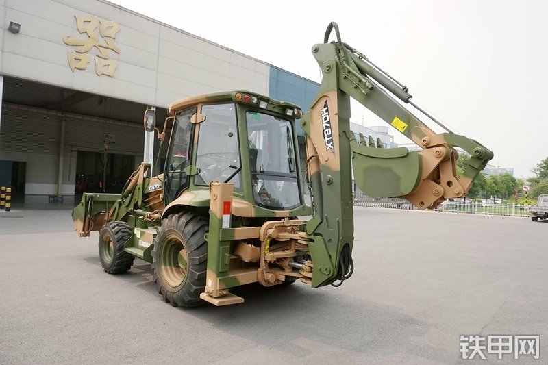 徐工XT870H挖掘装载机整机外观