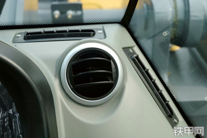 徐工ZL30GV装载机局部