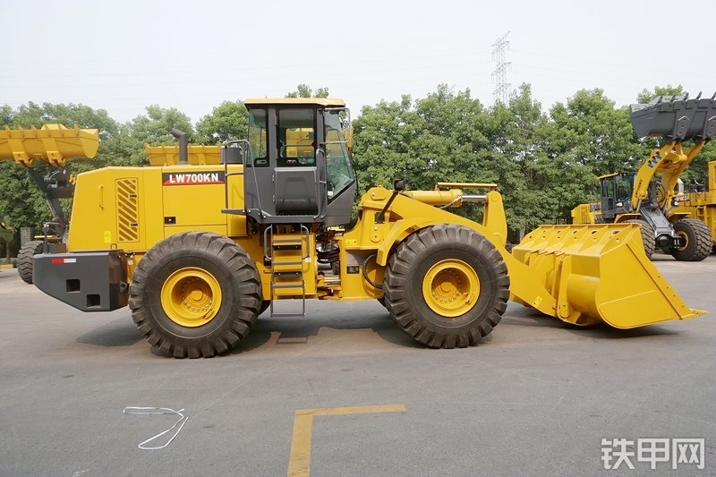 徐工LW700KN装载机整机外观