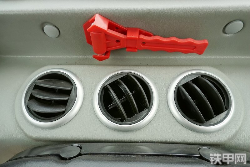 徐工XC760K滑移装载机局部