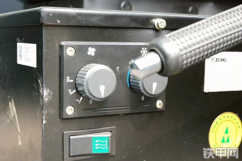 徐工LW200KV装载机局部