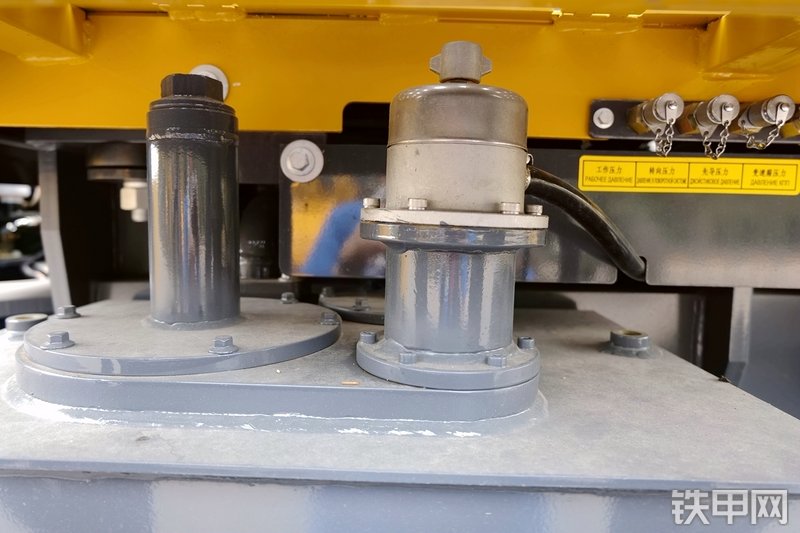 徐工ZL30GV装载机局部