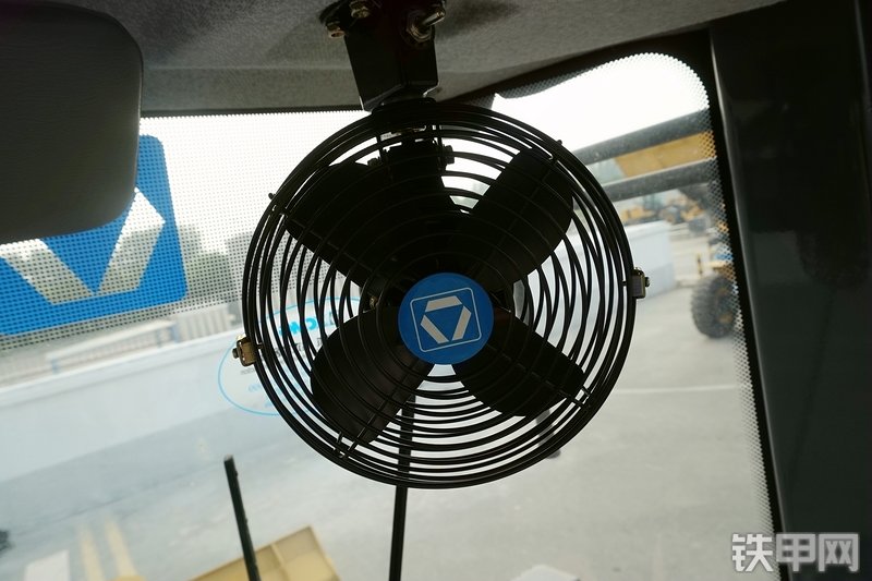 徐工ZL50GV装载机局部