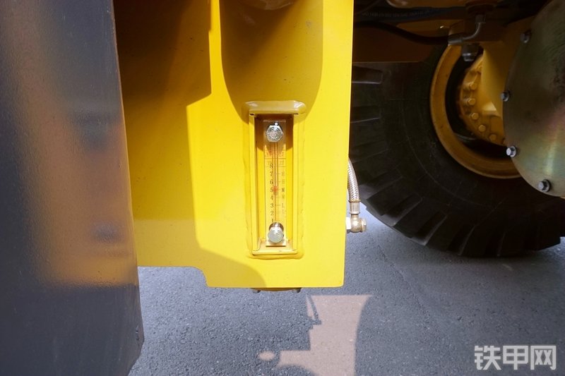 徐工LW700KN装载机局部