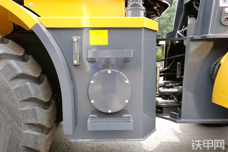 徐工LW200KV装载机局部