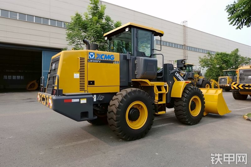 徐工LW300FV装载机整机外观