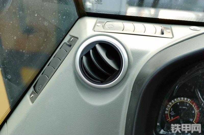 徐工LW500D装载机局部