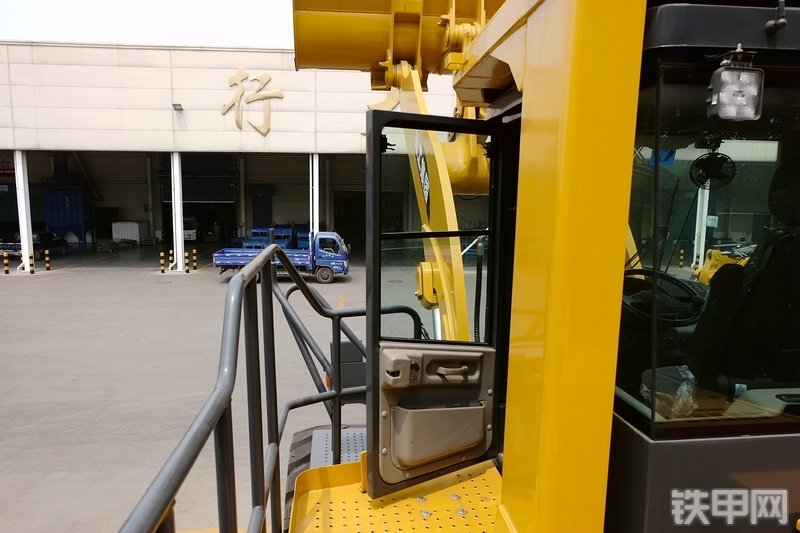 徐工LW1200K装载机局部