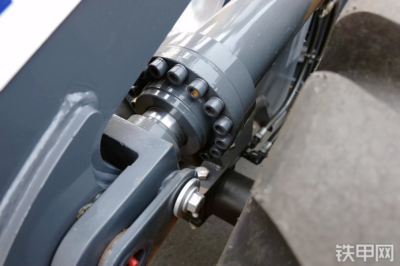 徐工ZL30GV装载机局部