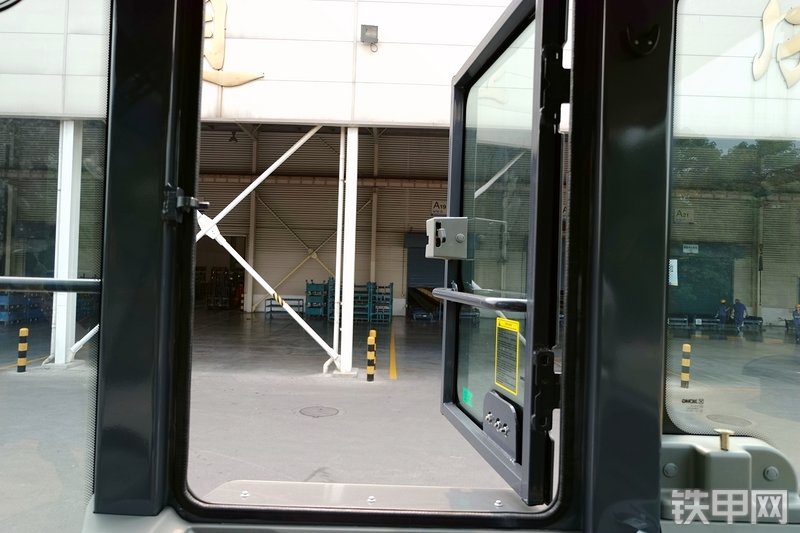 徐工ZL30GV装载机局部